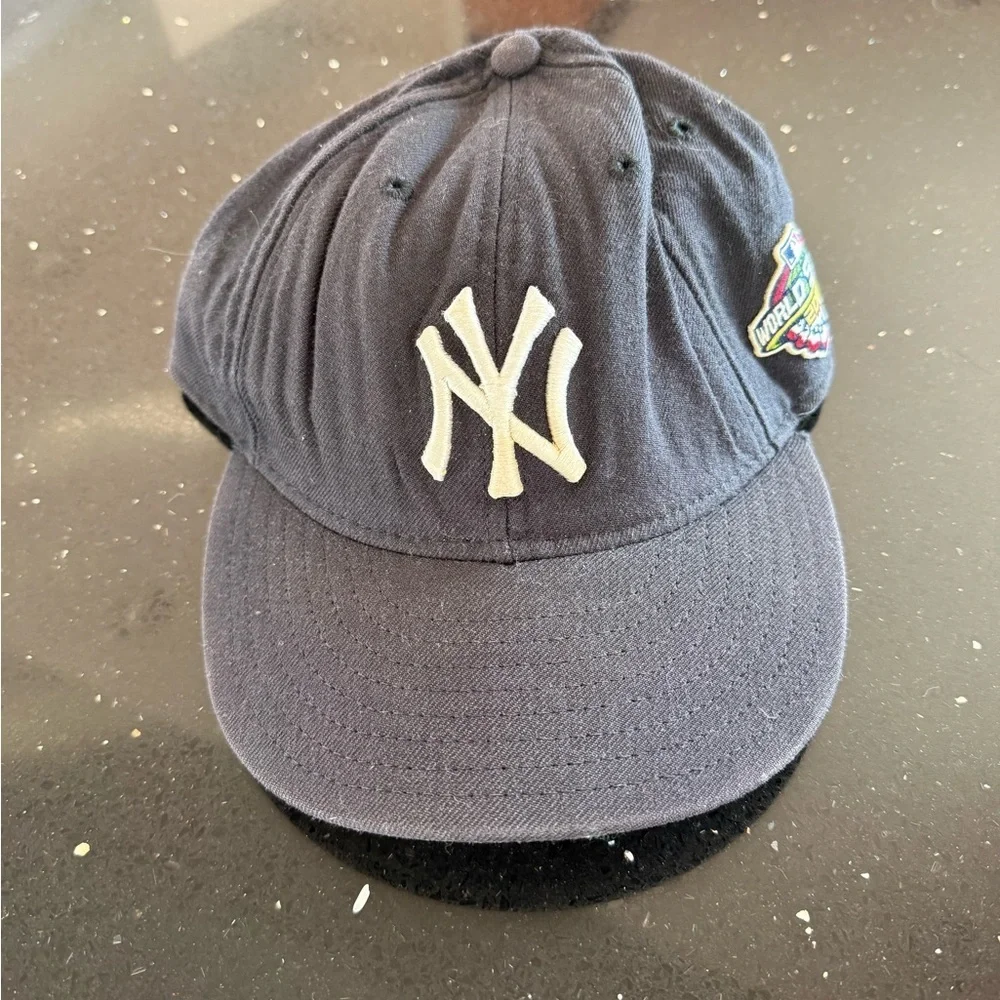New York Yankees 2001 World Series Hat